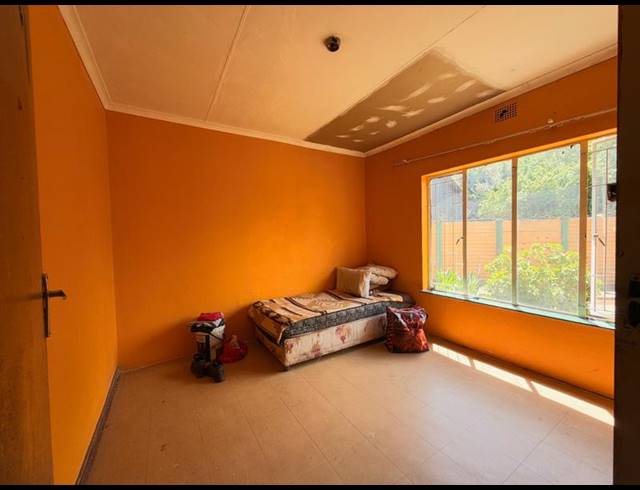 10 BEDROOM HOUSE FOR SALE IN VANDERBIJLPARK CE 5